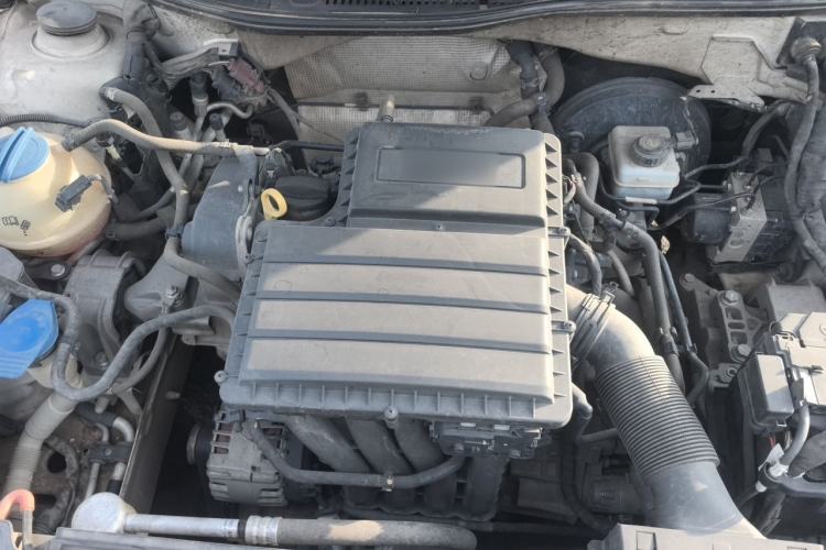 Used Volkswagen Gran Lavida 2013 1.6L Automatic Comfort Model Engine Bay