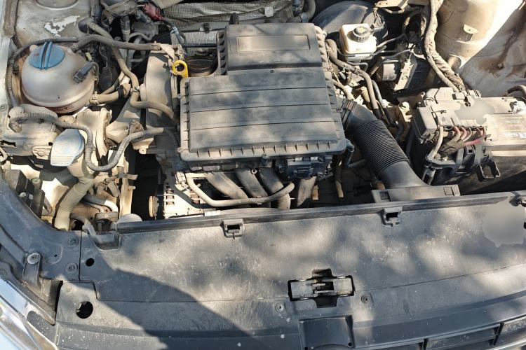 Used Volkswagen Gran Lavida 2013 1.6L Automatic Comfort Model Engine Bay
