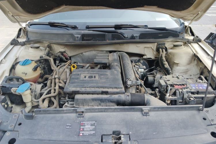 Used Volkswagen Gran Lavida 2013 1.4 TSI Automatic Comfort Model Engine Bay