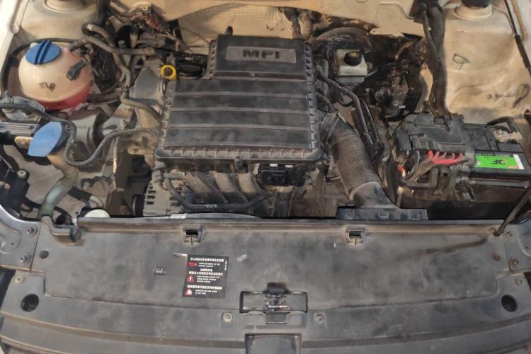 Used Volkswagen Gran Lavida 2013 1.6L Automatic Comfort Model Engine Bay