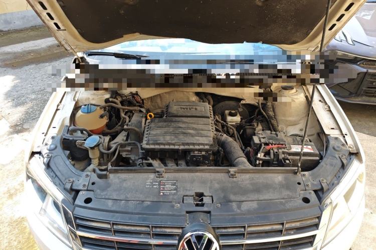 Used Volkswagen Gran Lavida 2013 1.6L Automatic Comfort Model Engine Bay