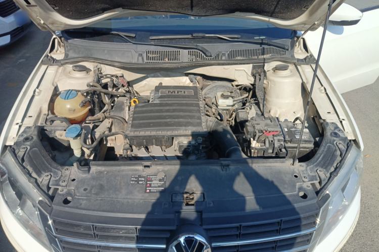 Used Volkswagen Gran Lavida 2013 1.6L Manual Fashion Model Engine Bay
