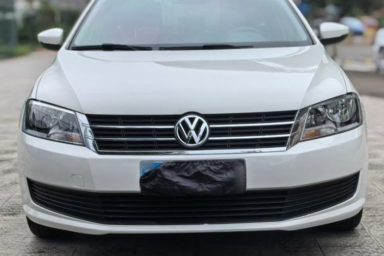 Used Volkswagen Gran Lavida 2013 1.6L Automatic Fashion Model Exterior 1