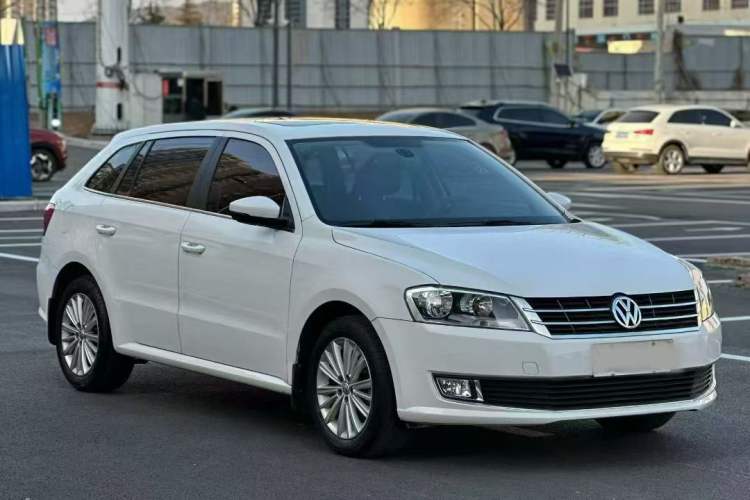 Used Volkswagen Gran Lavida 2013 1.6L Manual Comfort Model Exterior 2