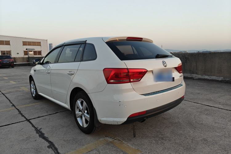 Used Volkswagen Gran Lavida 2013 1.6L Manual Fashion Model Exterior 3