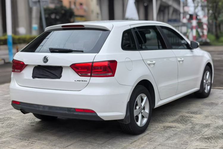 Used Volkswagen Gran Lavida 2013 1.6L Automatic Fashion Model Exterior 3