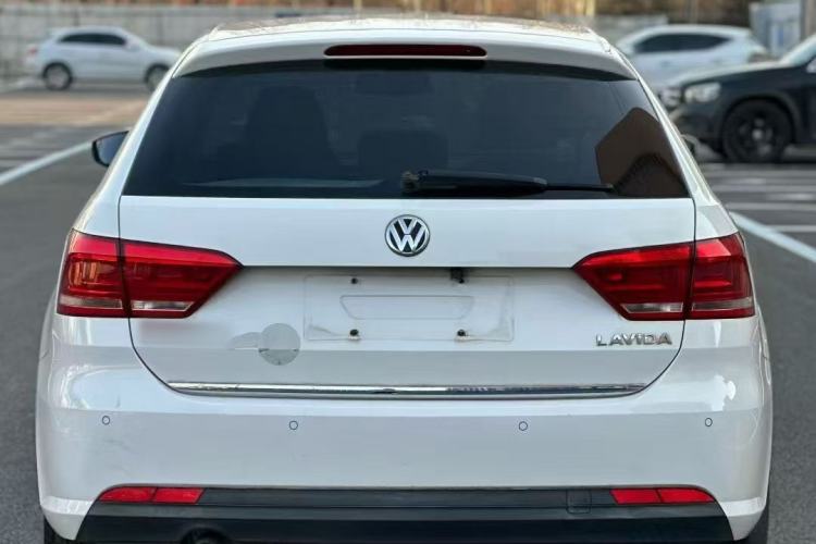 Used Volkswagen Gran Lavida 2013 1.6L Manual Comfort Model Exterior 4