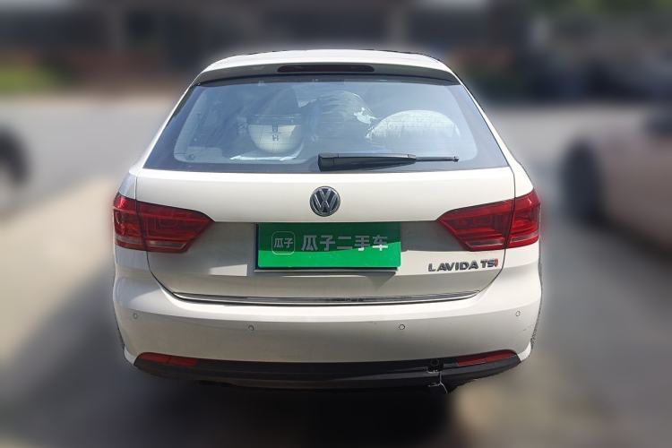 Used Volkswagen Gran Lavida 2013 1.4 TSI Automatic Comfort Model Exterior 4