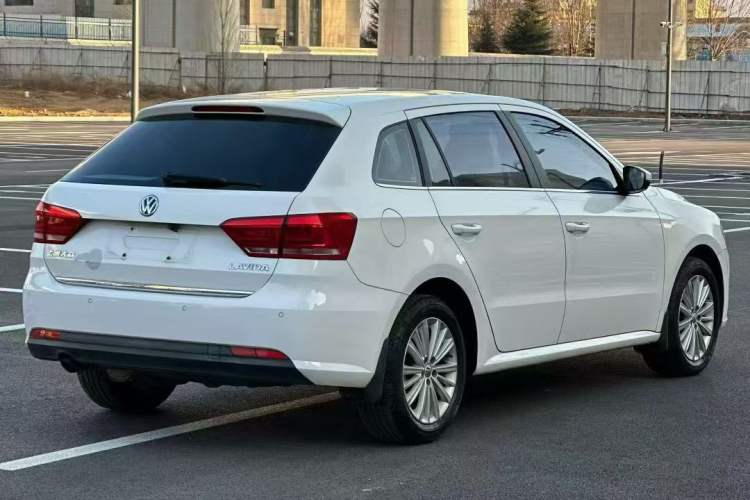 Used Volkswagen Gran Lavida 2013 1.6L Manual Comfort Model Exterior 5