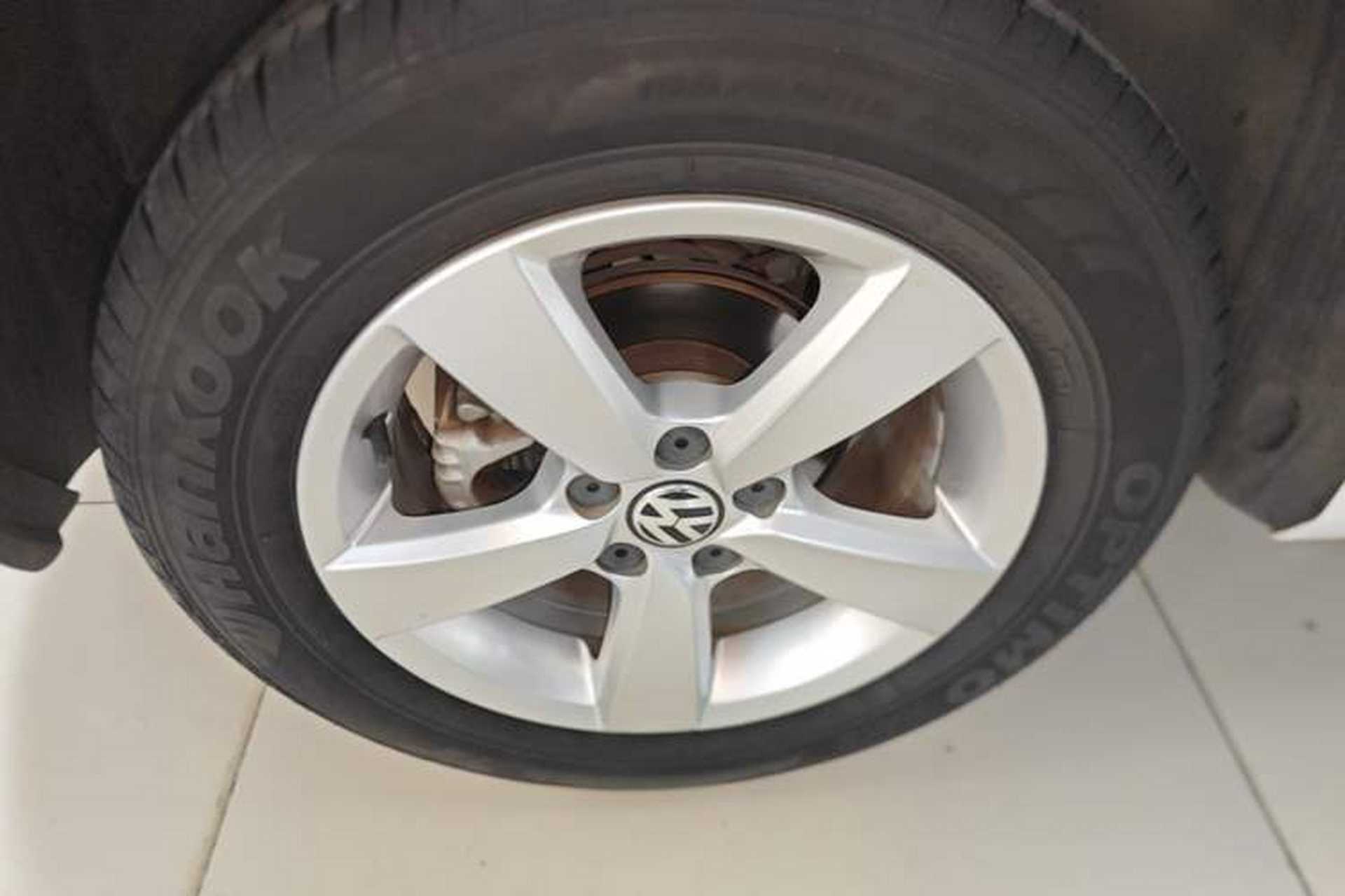 Used Volkswagen Gran Lavida 2013 1.6L Automatic Fashion Model Exterior 5