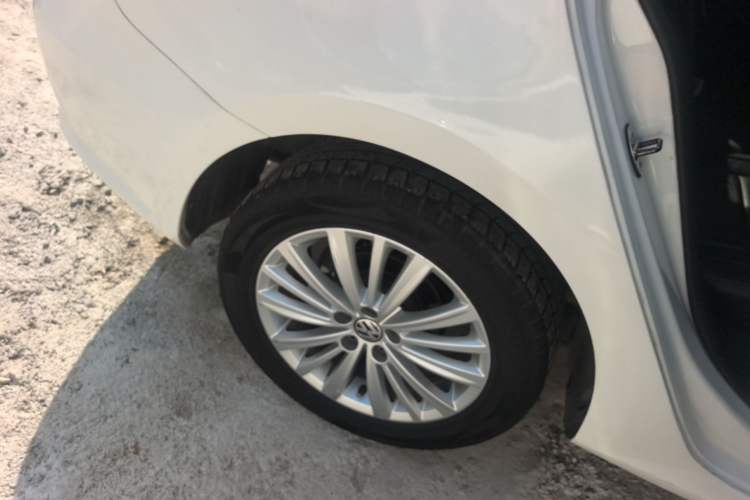 Used Volkswagen Gran Lavida 2013 1.4 TSI Automatic Comfort Model Exterior 5