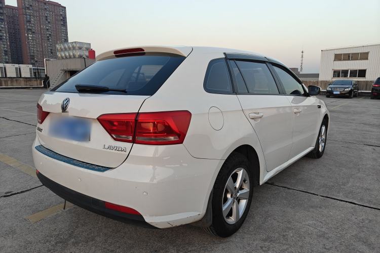 Used Volkswagen Gran Lavida 2013 1.6L Manual Fashion Model Exterior 5
