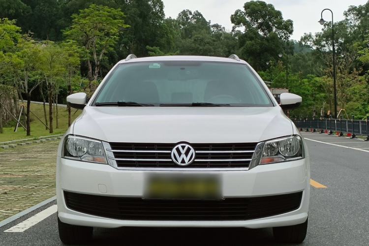 Used Volkswagen Gran Lavida 2013 1.6L Automatic Fashion Model Exterior 6