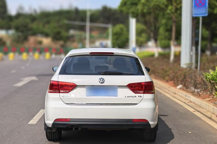 Used Volkswagen Gran Lavida 2013 1.4 TSI Automatic Comfort Model Exterior 7