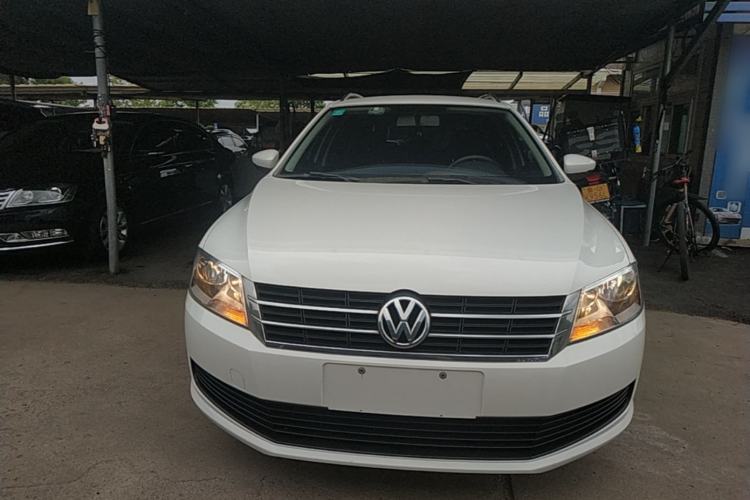 Used Volkswagen Gran Lavida 2013 1.6L Automatic Fashion Model Front