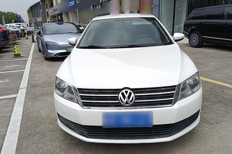 Used Volkswagen Gran Lavida 2013 1.6L Automatic Fashion Model Front