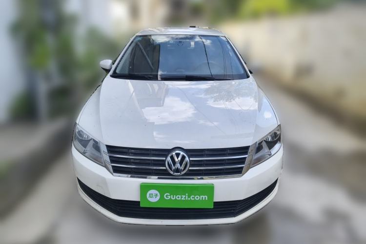 Used Volkswagen Gran Lavida 2013 1.6L Manual Fashion Model Front