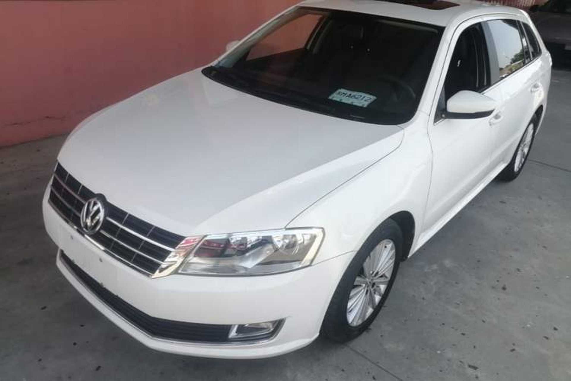 Used Volkswagen Gran Lavida 2013 1.4 TSI Automatic Comfort Model Front Left 45 Deg