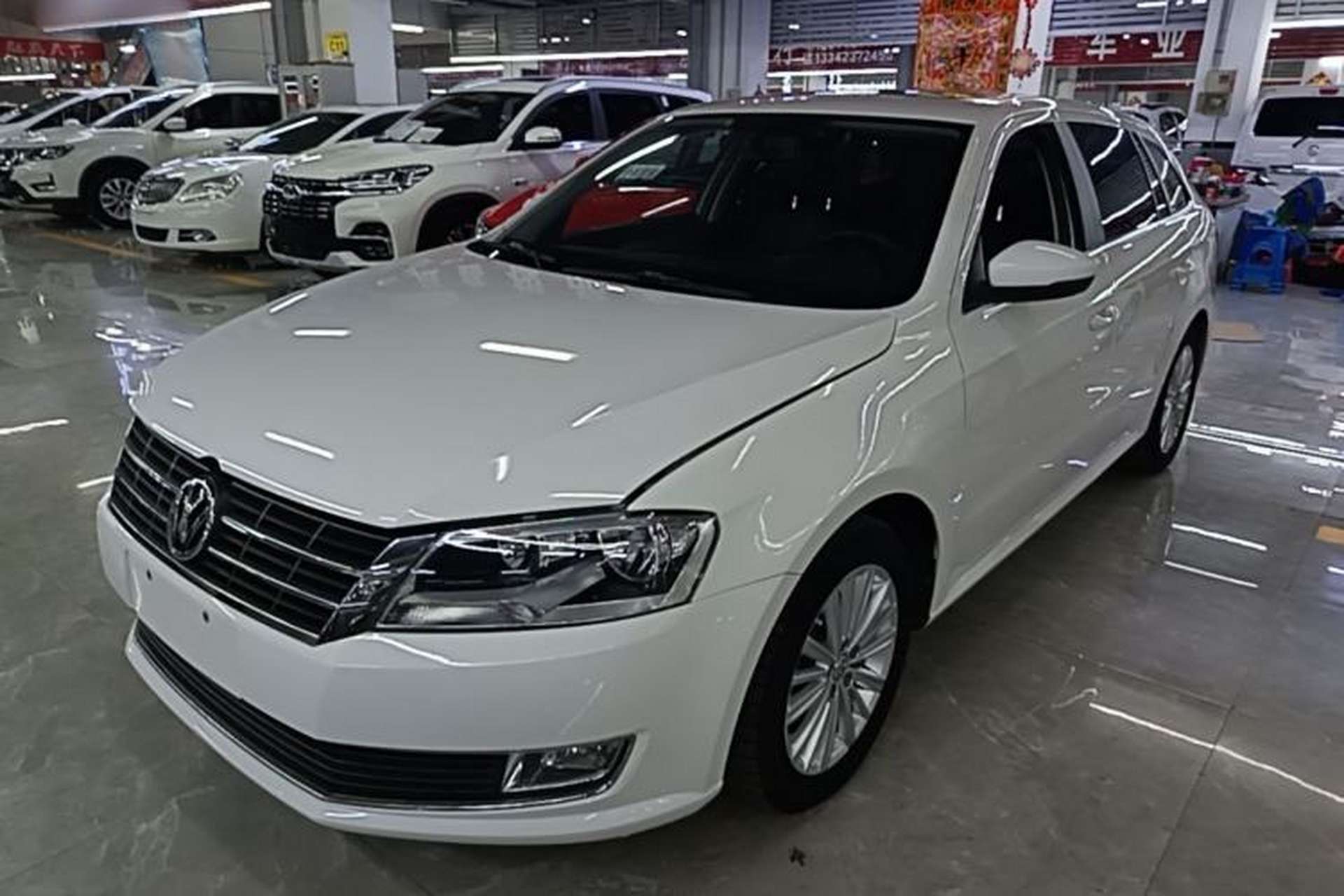 Used Volkswagen Gran Lavida 2013 1.6L Automatic Comfort Model Front Left 45 Deg
