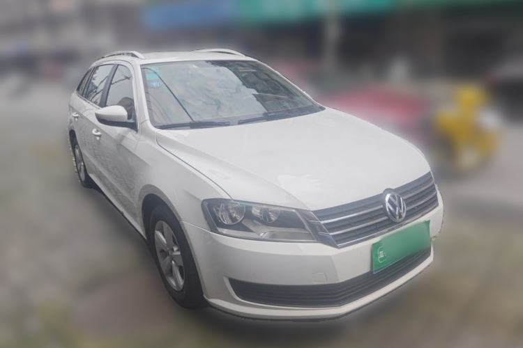 Used Volkswagen Gran Lavida 2013 1.6L Automatic Fashion Model Front Right 45 Deg