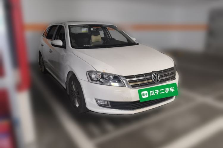 Used Volkswagen Gran Lavida 2013 1.4 TSI Automatic Comfort Model Front Right 45 Deg