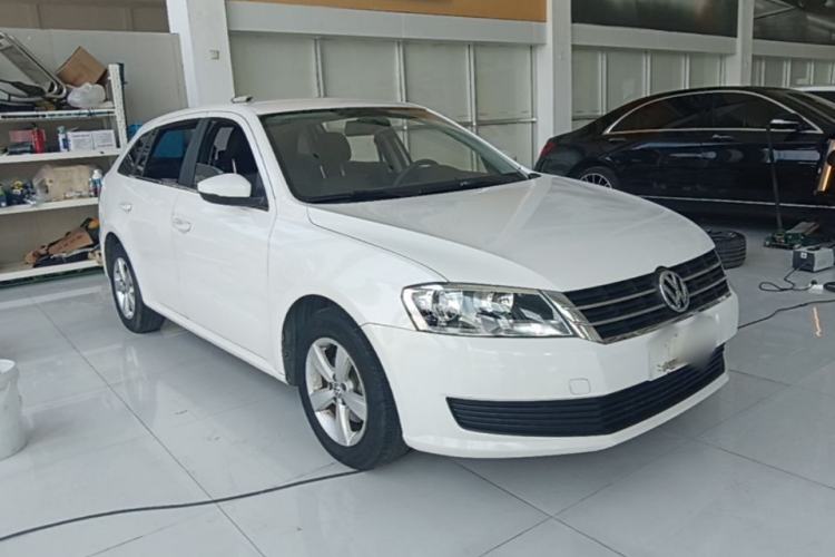 Used Volkswagen Gran Lavida 2013 1.6L Automatic Fashion Model Front Right 45 Deg