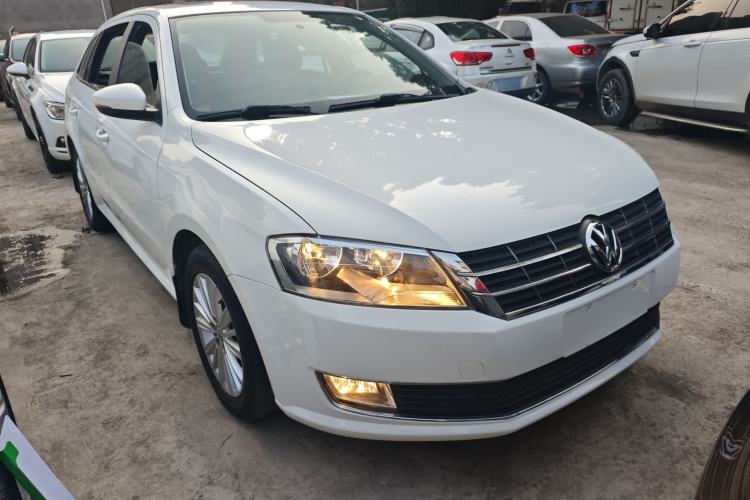 Used Volkswagen Gran Lavida 2013 1.6L Automatic Comfort Model Front Right 45 Deg