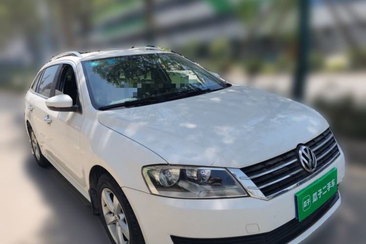 Used Volkswagen Gran Lavida 2013 1.6L Automatic Fashion Model Front Right 45 Deg