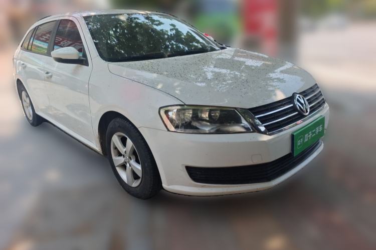 Used Volkswagen Gran Lavida 2013 1.6L Automatic Fashion Model Front Right 45 Deg