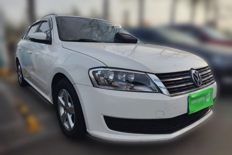 Used Volkswagen Gran Lavida 2013 1.6L Automatic Fashion Model Front Right 45 Deg
