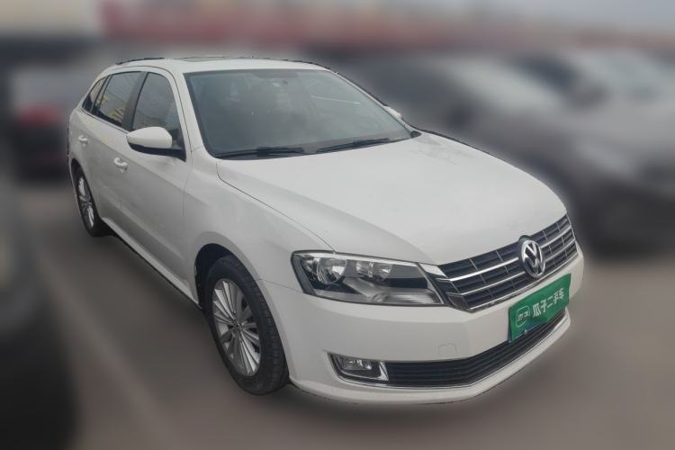 Used Volkswagen Gran Lavida 2013 1.4 TSI Automatic Comfort Model Front Right 45 Deg