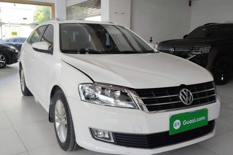 Used Volkswagen Gran Lavida 2013 1.6L Automatic Comfort Model Front Right 45 Deg