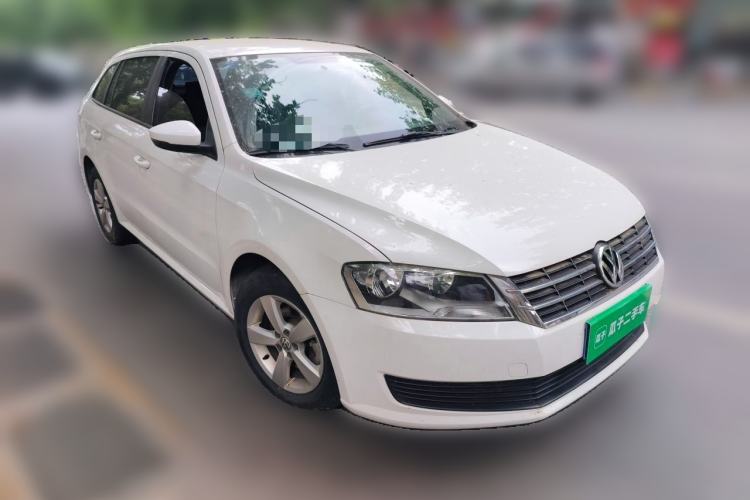 Used Volkswagen Gran Lavida 2013 1.6L Automatic Fashion Model Front Right 45 Deg