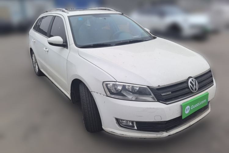 Used Volkswagen Gran Lavida 2013 1.4 TSI Manual Comfort Model Front Right 45 Deg