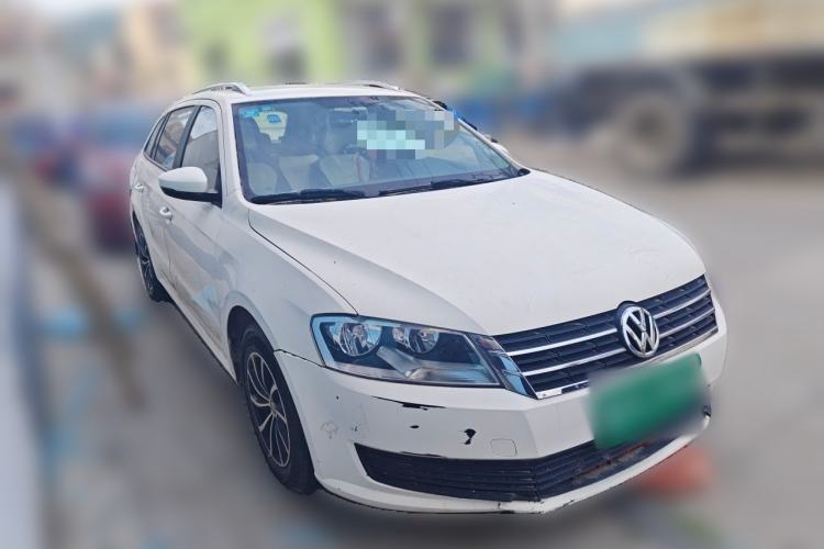 Used Volkswagen Gran Lavida 2013 1.6L Automatic Fashion Model Front Right 45 Deg