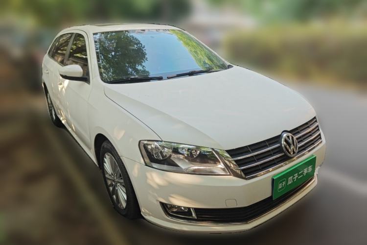 Used Volkswagen Gran Lavida 2013 1.6L Automatic Comfort Model Front Right 45 Deg