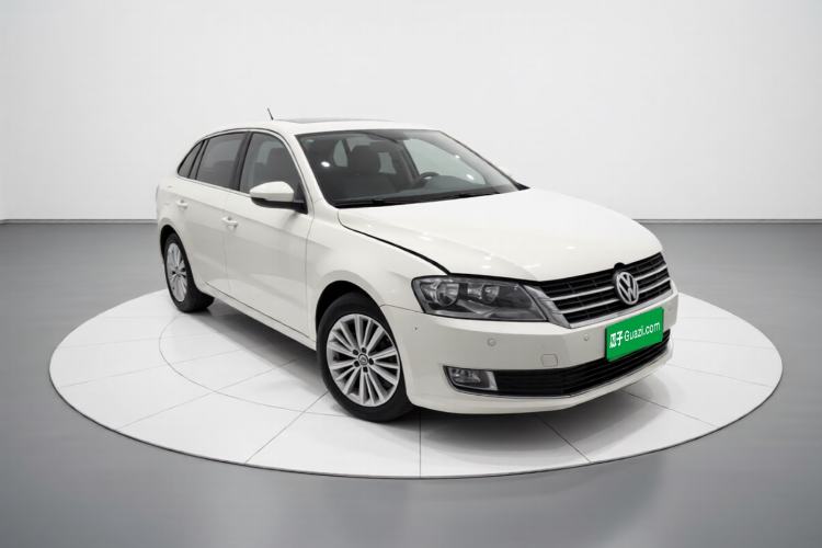 Used Volkswagen Gran Lavida 2013 1.6L Automatic Comfort Model Front Right 45 Deg