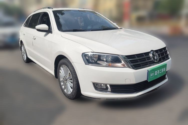 Used Volkswagen Gran Lavida 2013 1.6L Manual Comfort Model Front Right 45 Deg