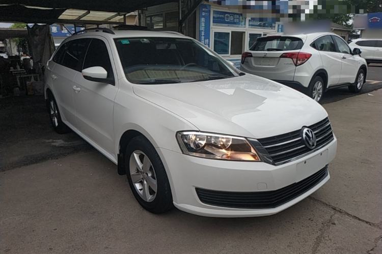 Used Volkswagen Gran Lavida 2013 1.6L Automatic Fashion Model Front Right 45 Deg