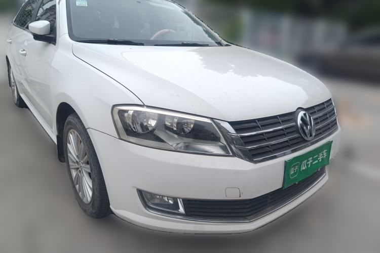 Used Volkswagen Gran Lavida 2013 1.6L Manual Comfort Model Front Right 45 Deg