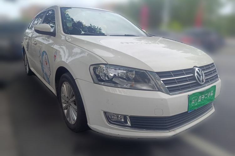Used Volkswagen Gran Lavida 2013 1.6L Manual Fashion Model Front Right 45 Deg