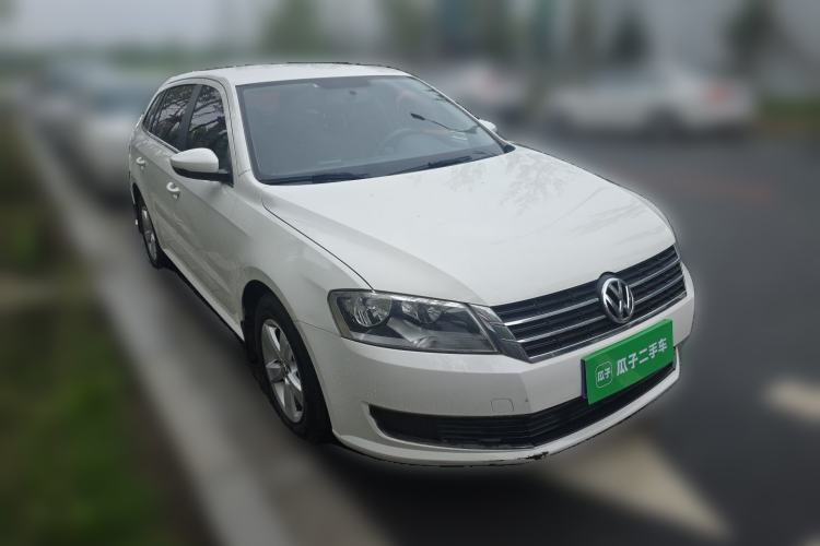 Used Volkswagen Gran Lavida 2013 1.6L Manual Fashion Model Front Right 45 Deg