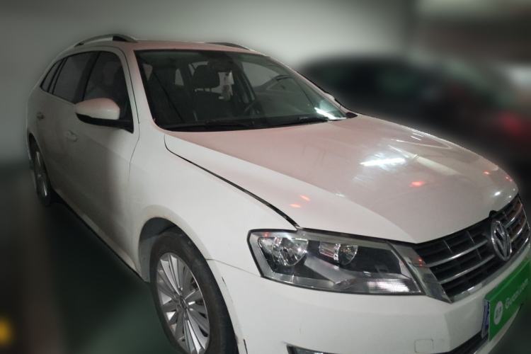 Used Volkswagen Gran Lavida 2013 1.6L Automatic Comfort Model Front Right 45 Deg