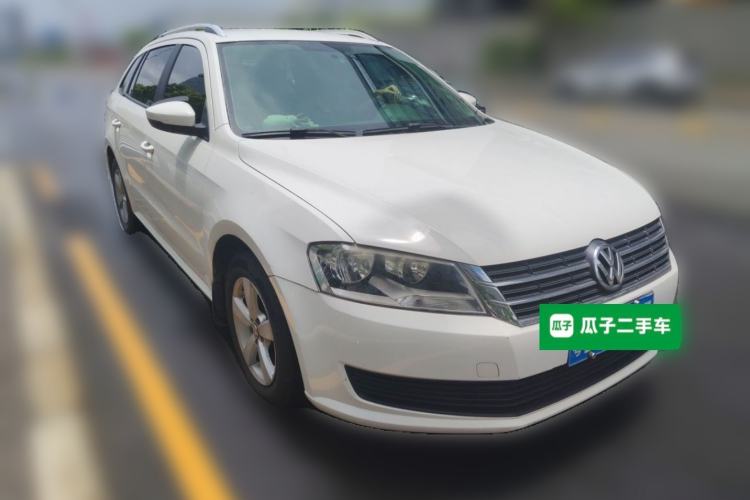 Used Volkswagen Gran Lavida 2013 1.6L Automatic Fashion Model Front Right 45 Deg