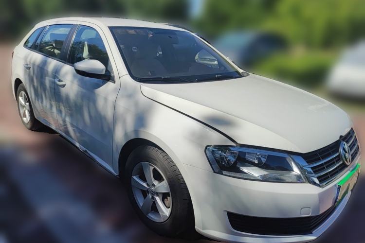 Used Volkswagen Gran Lavida 2013 1.6L Automatic Fashion Model Front Right 45 Deg