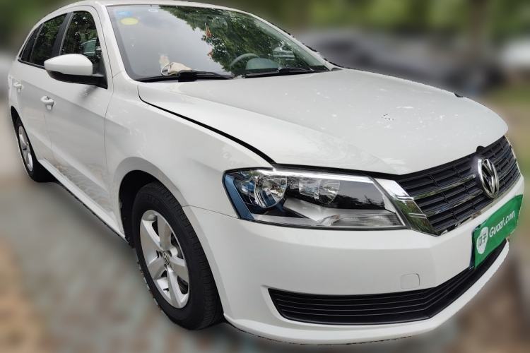 Used Volkswagen Gran Lavida 2013 1.6L Automatic Fashion Model Front Right 45 Deg