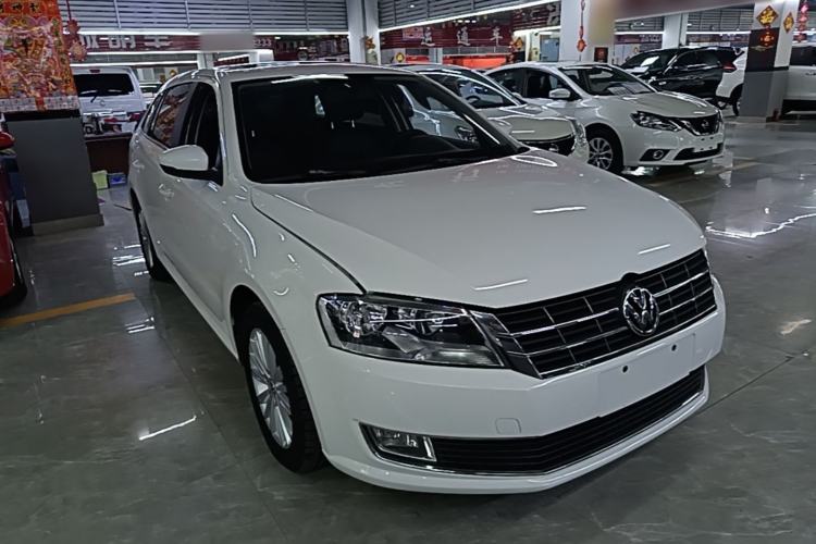 Used Volkswagen Gran Lavida 2013 1.6L Automatic Comfort Model Front Right 45 Deg