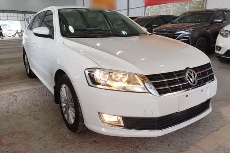 Used Volkswagen Gran Lavida 2013 1.6L Automatic Comfort Model Front Right 45 Deg