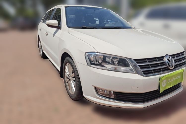 Used Volkswagen Gran Lavida 2013 1.4 TSI Manual Comfort Model Front Right 45 Deg