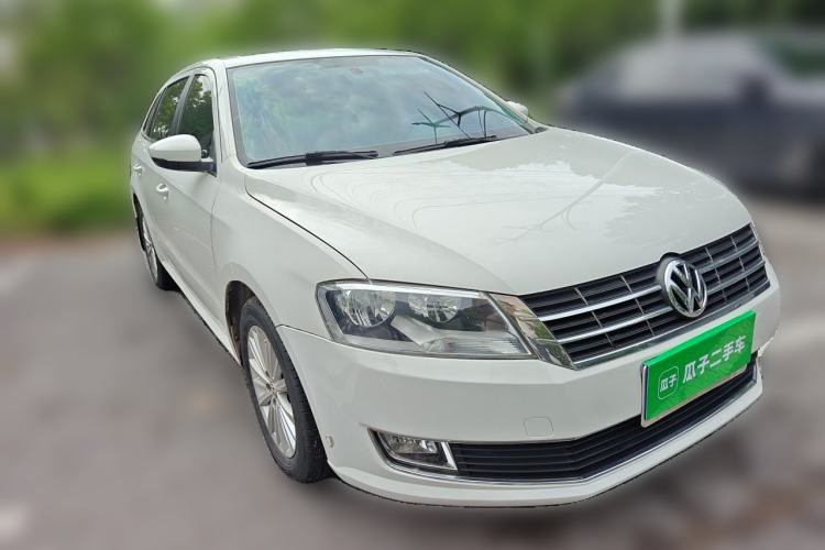 Used Volkswagen Gran Lavida 2013 1.4 TSI Automatic Comfort Model Front Right 45 Deg